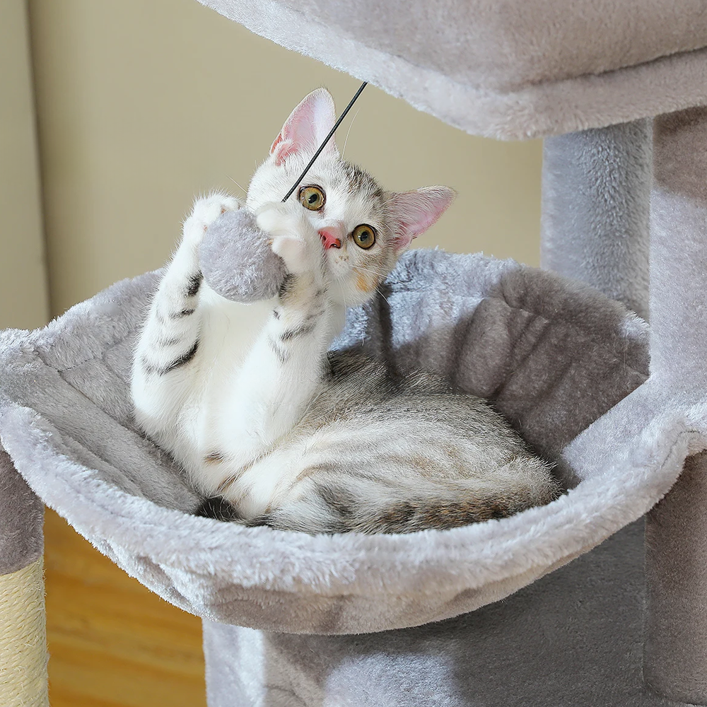 Arbre à chat moyen gris panier et ponpon